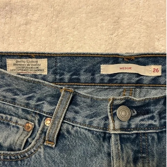 LEVI’S Wedgie Jeans Size 26 - Picture 2 of 4